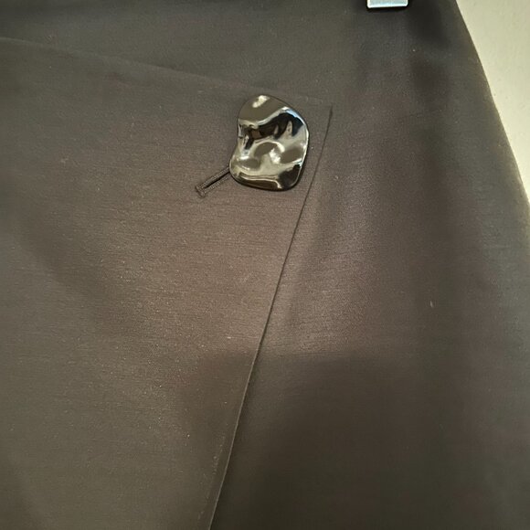 Cos Brooch Detail Wool Blend Mini Skirt in Black - Size 6 - Picture 3 of 8